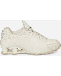 Nike - Shox R4 Sneakers Natural / Metallic Silver - Lyst