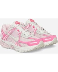 Nike - Women S Zoom Vomero 5 Sneakers Hyper Pink / Summit White - Lyst