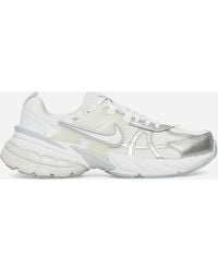 Nike - Wmns V2k Run Sneakers White / Metallic Silver - Lyst