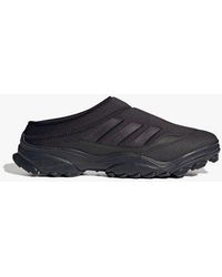 all black adidas slippers