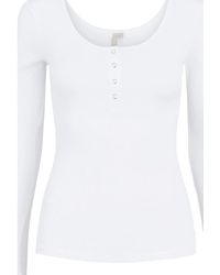 Pieces - T-shirt T-shirt blanc à manches longues avec bouton côtelé - Lyst