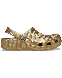 Crocs™ - Sandales Cls metallic geometric clog - Lyst