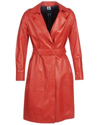 Oakwood Trenchcoat History - Rood