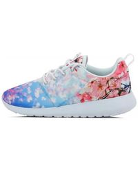 Nike - Baskets basses Roshe Run Cherry BLS - Lyst