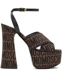 Moschino - Chaussures à talon bottier brun et noir à logos en tissu jacquard - Lyst