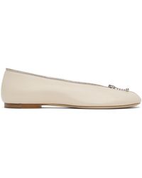 Burberry - Ballerines Sadler Blanc Cassé En Cuir À Glissière Décorative - Lyst