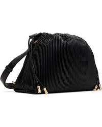 【関税込み】A.P.C. ブラック Virginie フラップ バッグ A.P.C.のブラック Virginie フラップ バッグがセール中
