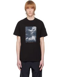 Moncler - T-shirt noir à image imprimée - Lyst