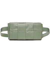 Bottega Veneta - Mini sac-ceinture cassette vert - Lyst