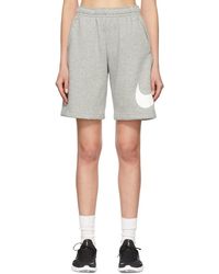 Nike Knee-length shorts and long shorts 