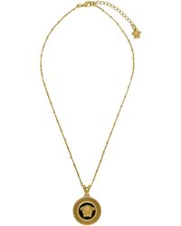 Versace - Collier doré à pendentif à méduse - Lyst