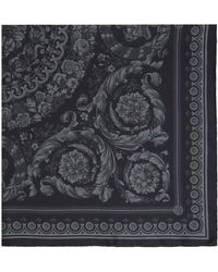 Versace - Grand foulard noir en soie à motif baroque - Lyst