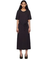 Lemaire - Robe T-Shirt Midi Noire À Ceinture Et À Col En Tricot Côtelé - Lyst