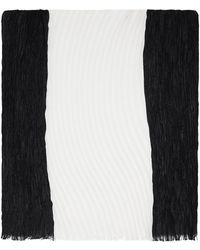 Issey Miyake - Écharpe noir et blanc cassé à panneaux - Lyst