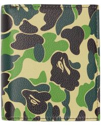 A Bathing Ape - Portefeuille vert à motif camouflage abc - Lyst