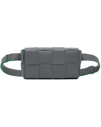 Bottega Veneta - Mini sac-ceinture cassette gris - Lyst