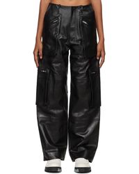 Femme Vêtements Pantalons décontractés Pantalon cargo en cuir à panneaux Cuir Amiri en coloris Noir élégants et chinos Treillis et pantalons cargo 
