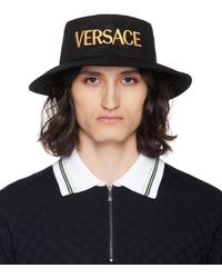 Versace - Chapeau bob noir à logo brodé - Lyst