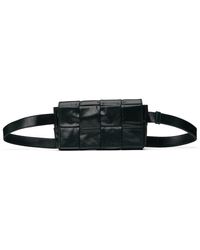Bottega Veneta - Mini sac-ceinture cassette noir - Lyst