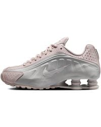 Nike - Shox R4 "Barely Rose Metallic Platinum" Ar3565 600" - Lyst