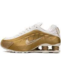 Nike - Shox R4 "Metallic" Ar3565 010" - Lyst