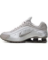 Nike - Shox R4 "Cave Stone" Hq1988 200" - Lyst