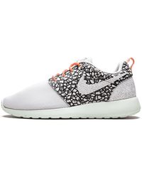 nike womens roshe one