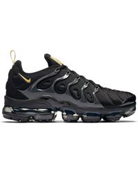 nike air vapormax plus black metallic gold
