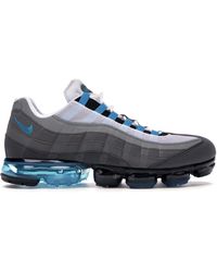 all black vapormax 95