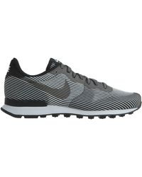 nike internationalist mens black
