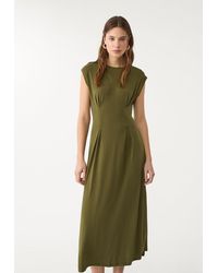 Stradivarius - Vestito Midi A Pieghe Maniche Corte - Lyst