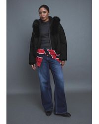 Stradivarius - Giubbotto Imbottito Con Cappuccio E Pelliccia Sintetica - Lyst