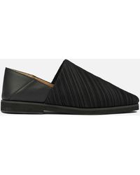 Pleats Please Issey Miyake Flats and flat shoes for Women | Online Sale up  to 47% off | Lyst