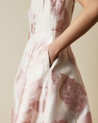 Ted Baker Robe Mi-longue Sans Manches À Imprimé Floral - Rose
