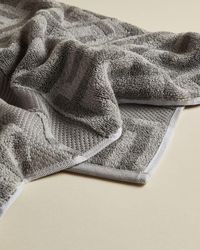 Ted Baker Petite Serviette En Coton Avec Logo T - Gris