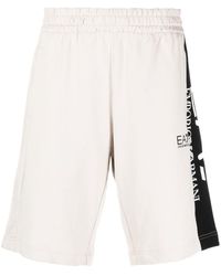Kleding Herenkleding Shorts Korte Bermuda Shorts 100% Katoen Met Oversized Front Logo EA7 Heren Emporio Armani 