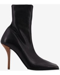 Alaïa - 90 Square-Toe Ankle Boots - Lyst