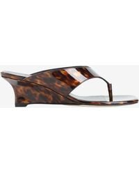 Stuart Weitzman - Vinnie 50 Thong Wedge Sandals - Lyst