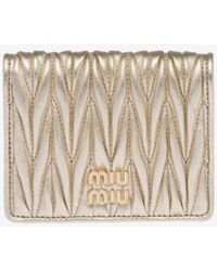 Miu Miu - Logo-plaque Matelassé Wallet - Lyst