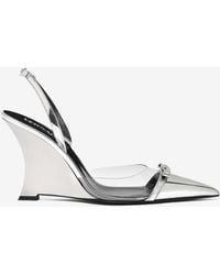 Versace - Gianni Ribbon 95 Metallic Leather Wedge Pumps - Lyst