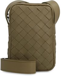 Bottega Veneta - Borsello in pelle per smartphone - Lyst