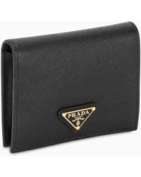Portafogli e portatessere Prada da donna - Fino al 30% di sconto | Lyst