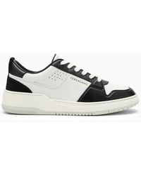 Ferragamo - Sneaker bassa nera/bianca in pelle - Lyst