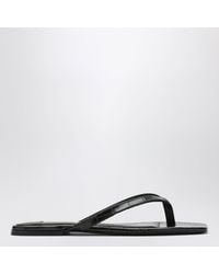 TOTEME - Crocodile-Effect Leather Flip-Flops - Lyst