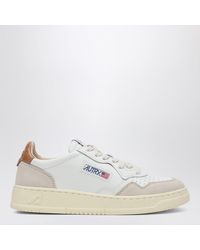 Autry - Medalist Sneakers Aus Weißem/Braunem Leder Und Wildleder - Lyst