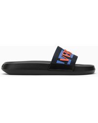 Versace - Slide nera in gomma con logo - Lyst