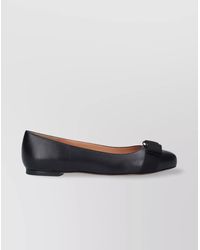 Ferragamo - Round Toe Ballerina Shoes With Bow Detail - Lyst