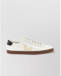 Veja - Low-Top Round Toe Sneakers With Contrast Sole - Lyst