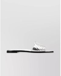 McQueen - Metallic Leather Logo-Embossed Flat Sandals - Lyst