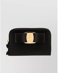Ferragamo - Textured Rectangular Wallet With A Refined Finish - Lyst